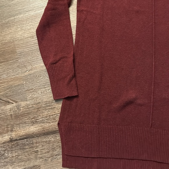 Old Navy Burgundy v neck sweater - Picture 3 of 7